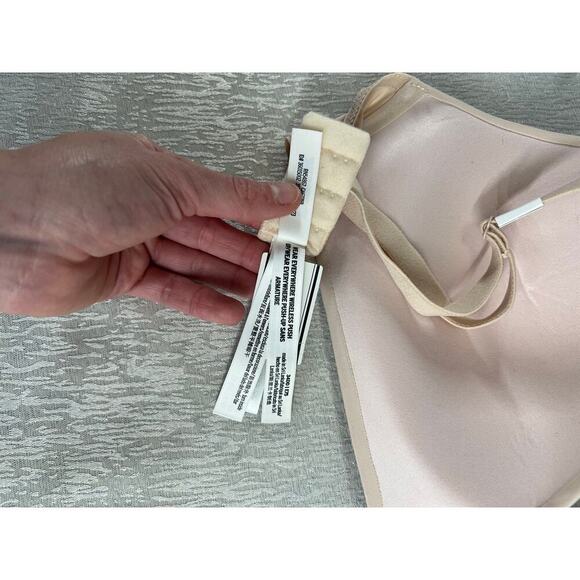 Victoria’s Secret Pink Wear Everywhere Push-Up Wireless Bra, size 34DD, NWT! - Picture 6 of 7